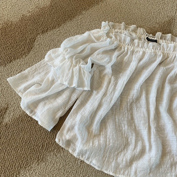 Off the Shoulder White Gauze Ruffle Boho Top - Picture 3 of 6